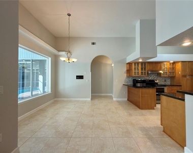 10341 Cypress Isle Court - Photo Thumbnail 13