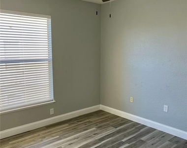 1175 Lake Shadow Circle - Photo Thumbnail 20
