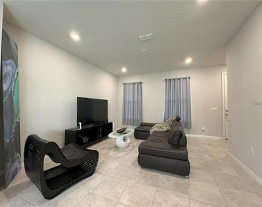 5032 Walker Street - Photo Thumbnail 4