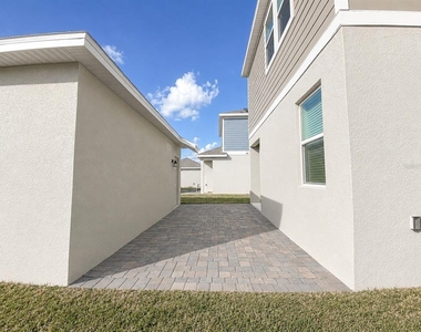 1432 Viscaya Cove Boulevard - Photo Thumbnail 23