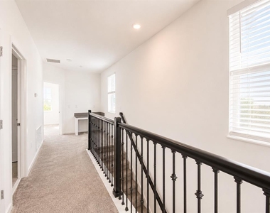 1432 Viscaya Cove Boulevard - Photo Thumbnail 13