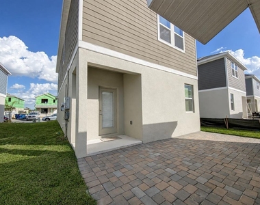 1432 Viscaya Cove Boulevard - Photo Thumbnail 24