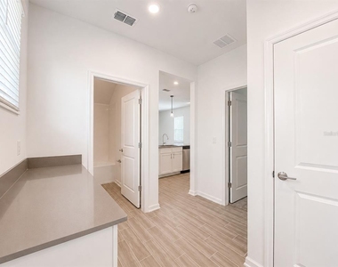 1432 Viscaya Cove Boulevard - Photo Thumbnail 11