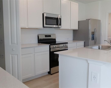 6433 Domizio Drive - Photo Thumbnail 6