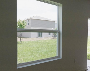 6433 Domizio Drive - Photo Thumbnail 5