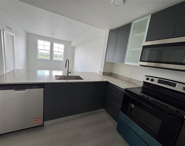 5579 Millenia Park Boulevard - Photo Thumbnail 6
