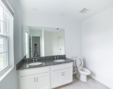 9095 Beach Tea Way - Photo Thumbnail 18