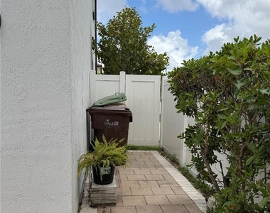 10306 W 33rd Lane - Photo Thumbnail 2