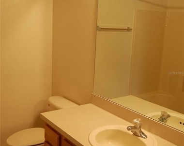 423 Wilton Circle - Photo Thumbnail 13