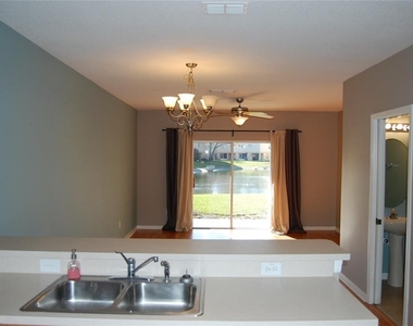 423 Wilton Circle - Photo Thumbnail 7