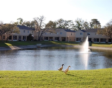 423 Wilton Circle - Photo Thumbnail 19
