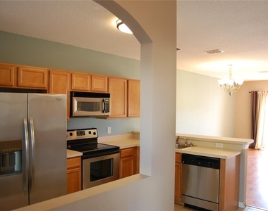 423 Wilton Circle - Photo Thumbnail 9