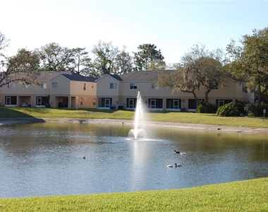 423 Wilton Circle - Photo Thumbnail 6