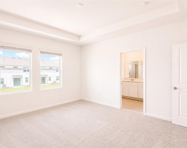 6069 Zen Way - Photo Thumbnail 15