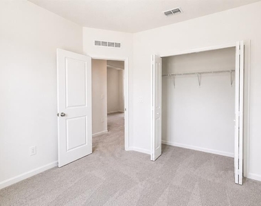 6069 Zen Way - Photo Thumbnail 21