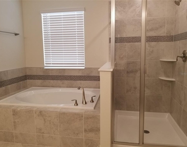 11142 Longleaf Woods Drive - Photo Thumbnail 10