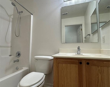 5539 Sycamore Canyon Drive - Photo Thumbnail 30