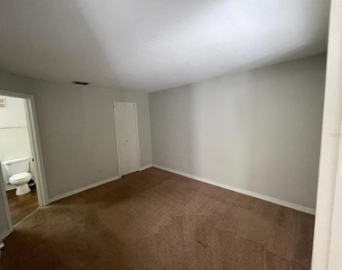 4708 Walden Circle - Photo Thumbnail 11