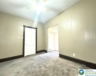 268 Avenue A - Photo Thumbnail 9