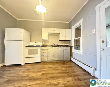 268 Avenue A - Photo Thumbnail 3