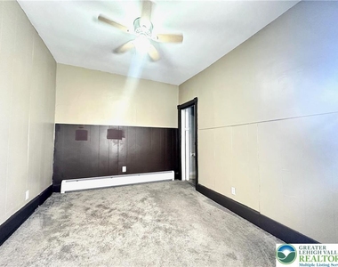 268 Avenue A - Photo Thumbnail 8