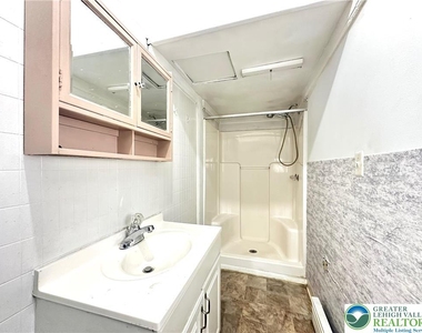 268 Avenue A - Photo Thumbnail 10