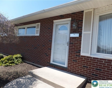1264 California Avenue - Photo Thumbnail 2