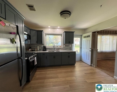 1264 California Avenue - Photo Thumbnail 10
