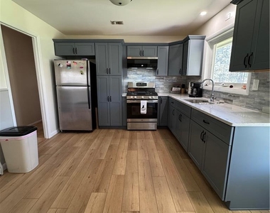 1264 California Avenue - Photo Thumbnail 12
