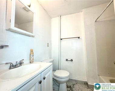 171 W Ridge Street - Photo Thumbnail 6