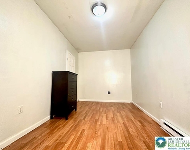 171 W Ridge Street - Photo Thumbnail 4