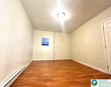 171 W Ridge Street - Photo Thumbnail 2