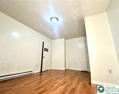 171 W Ridge Street - Photo Thumbnail 3