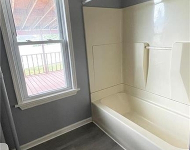 330 E Goepp Street - Photo Thumbnail 7