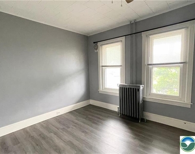 330 E Goepp Street - Photo Thumbnail 6