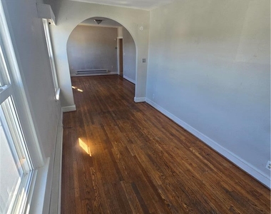 708 Linden Street - Photo Thumbnail 2