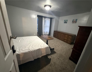 840 W Walnut Street - Photo Thumbnail 24