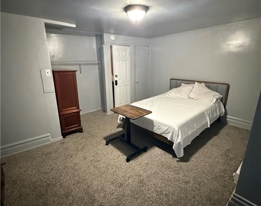 840 W Walnut Street - Photo Thumbnail 22
