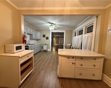 840 W Walnut Street - Photo Thumbnail 5