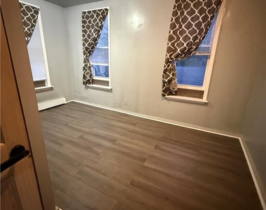 840 W Walnut Street - Photo Thumbnail 14