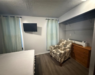 840 W Walnut Street - Photo Thumbnail 34