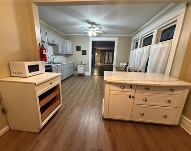 840 W Walnut Street - Photo Thumbnail 6