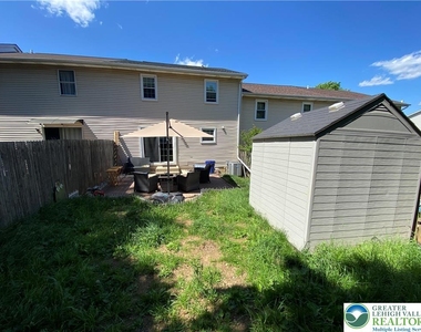 1656 Angela Drive - Photo Thumbnail 19
