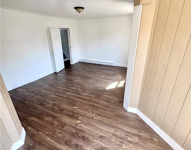 535 W Tilghman Street - Photo Thumbnail 3