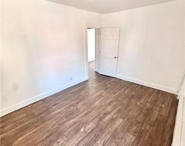 535 W Tilghman Street - Photo Thumbnail 8
