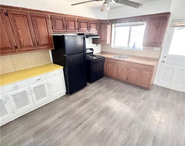 535 W Tilghman Street - Photo Thumbnail 8