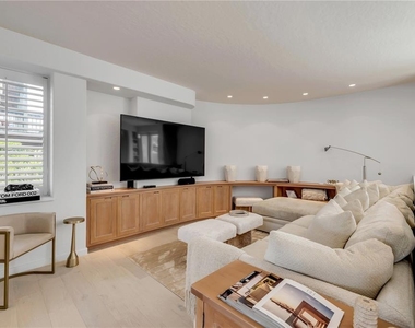 6965 S Atlantic Avenue - Photo Thumbnail 7