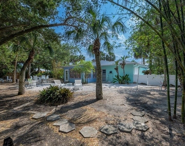 705 N Peninsula Avenue - Photo Thumbnail 12
