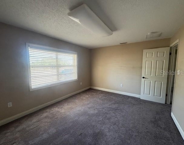 105 Sunshine Boulevard - Photo Thumbnail 10