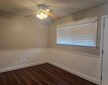 4503 Nw 41st Place - Photo Thumbnail 8